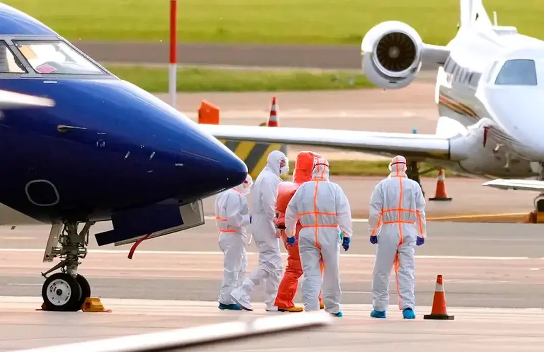Control de plagas en un aeropuerto tras los sucesos de los &uacute;ltimos d&iacute;as.