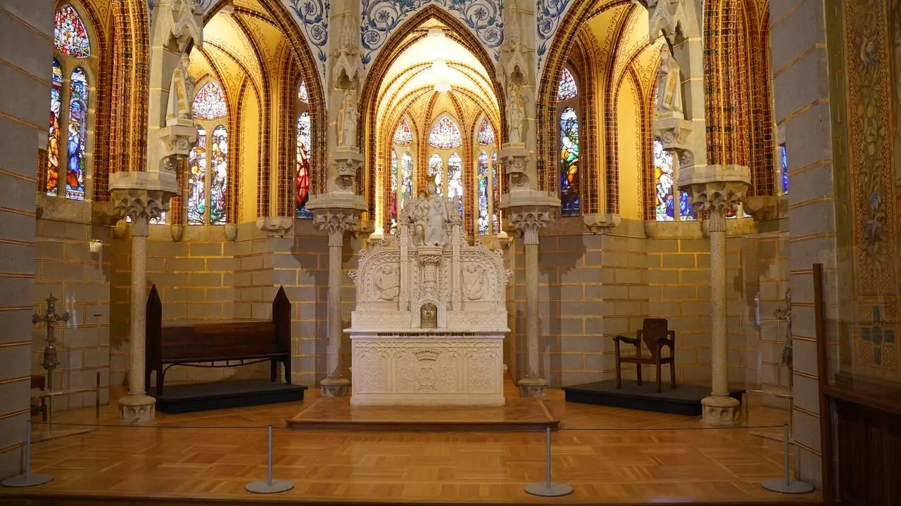 El Palacio de Gaud&iacute; de Astorga exhibe como &lsquo;Pieza del mes&rsquo; dos r&eacute;plicas del mobiliario lit&uacute;rgico dise&ntilde;ado por el arquitecto para la Sagrada Familia.