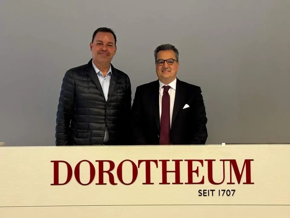 El director general de FUNDOS Jos&eacute; Maria Viejo con Lucas Tinzl presidente de Dorotheum (002)