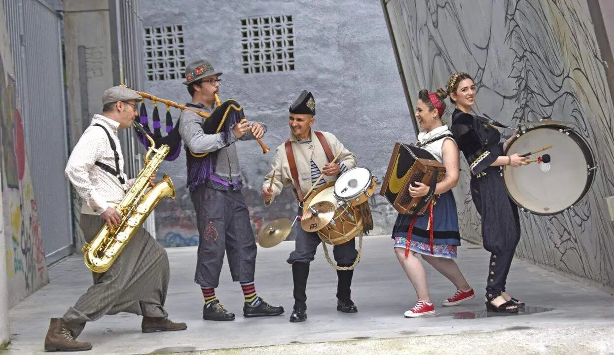 Banda Latira 1