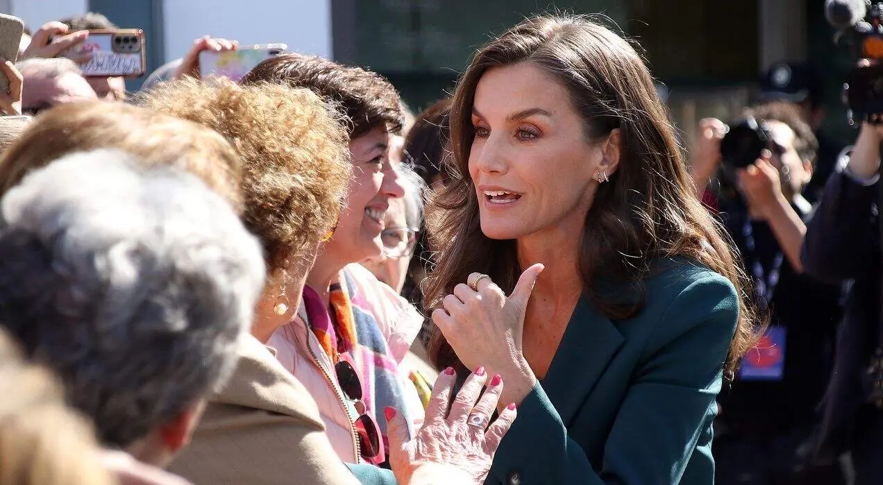 La reina do&ntilde;a Letizia preside el acto central del Tour del talento en Le&oacute;n y proclamaci&oacute;n del Premio Princesa de Girona CreaEmpresa 2025, al que asisten, entre otros, el presidente de la Junta, Alfonso Fern&aacute;ndez Ma&ntilde;ueco, el alcalde, Jos&eacute; Antonio Diez, el delegado del Gobierno, Nicanor Sen, el presidente de las Cortes, Carlos Poll&aacute;n  y la presidenta del PSOECyL, Ana Redondo