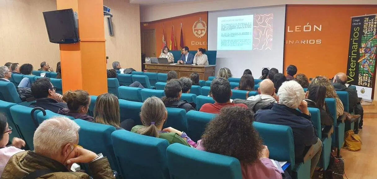 Reuni&oacute;n extraordinaria veterinarios 1