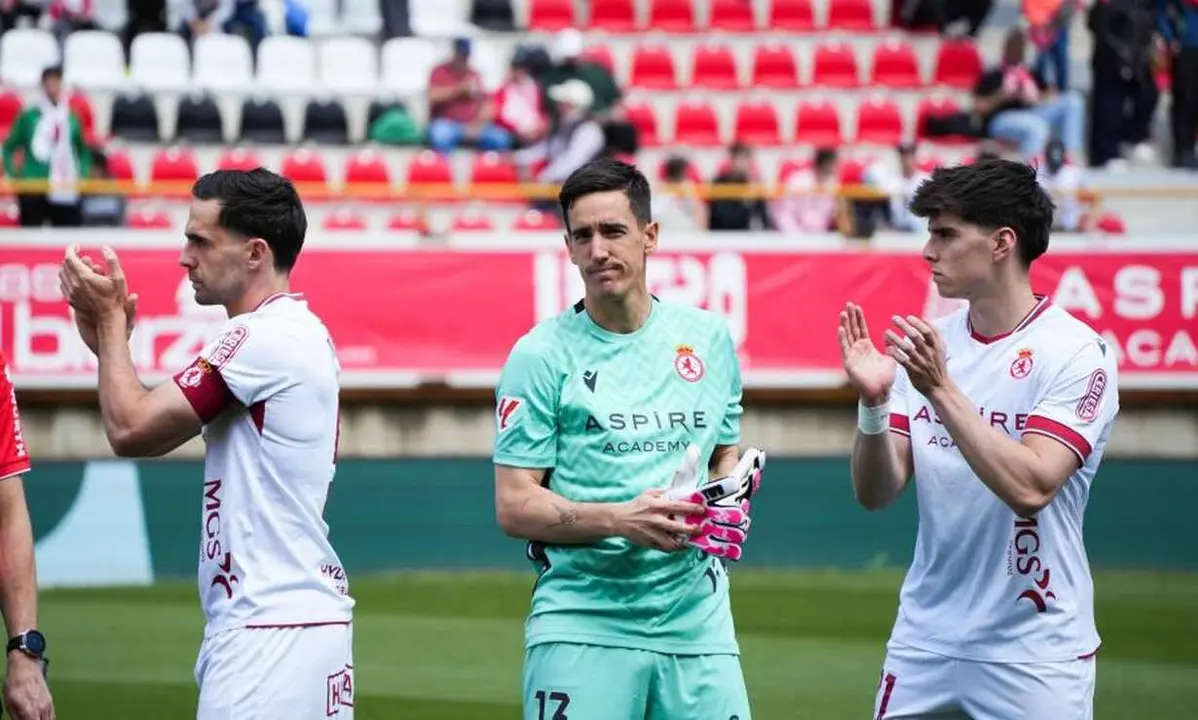 Fornos, Badia, junto a Hinojo, en el inicio del partido.
