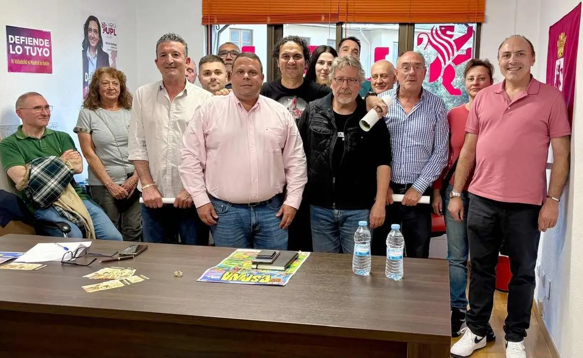 Reuni&oacute;n de UPL Bierzo para analizar estrategias de cara las pr&oacute;ximas citas electorales.