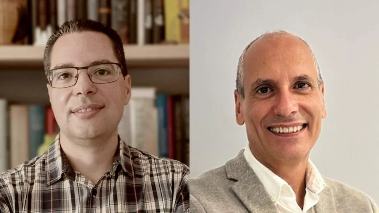 Los escritores Carlos Barros y Alfonso Sol&iacute;s.