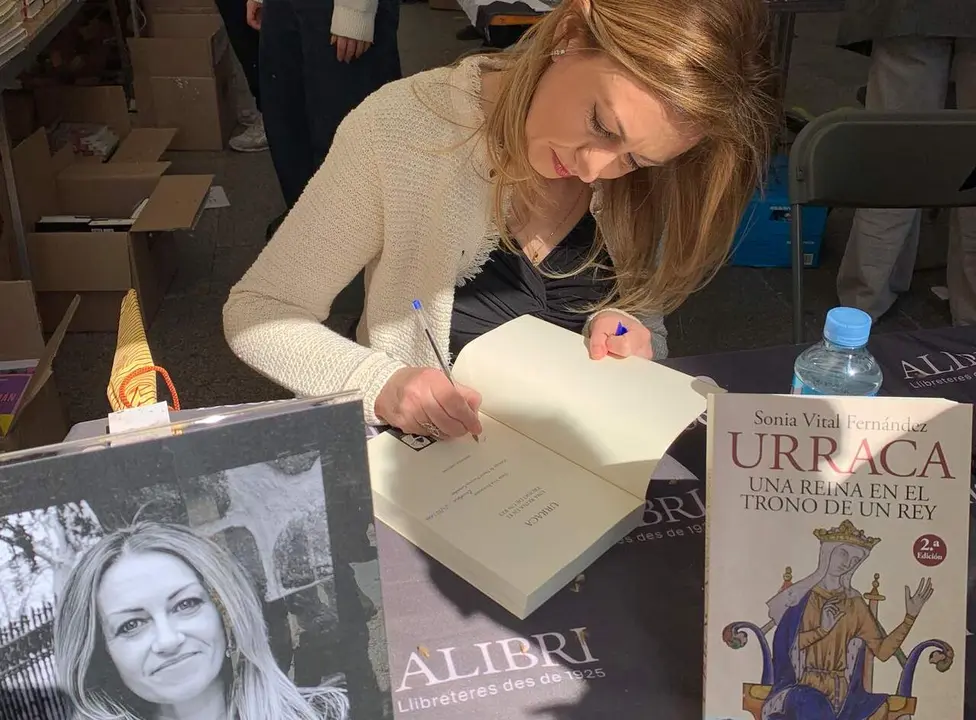La historiadora Sonia Vital Fern&aacute;ndez, en una firma de libros reciente.