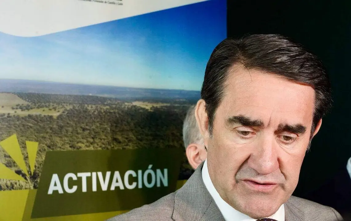 El consejero de Medio Ambiente, Vivienda y Ordenaci&oacute;n del Territorio, Juan Carlos Su&aacute;rez-Qui&ntilde;ones, inaugura la Jornada de Propietarios Forestales, organizada por Fafcyle junto a su presidente Jes&uacute;s Pesta&ntilde;a