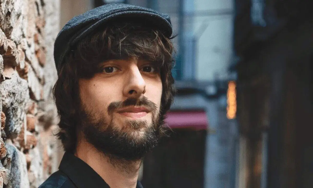 El autor de 'La pen&iacute;nsula de las casas vac&iacute;as' y 'La ciudad de las luces muertas', David Ucl&eacute;s.