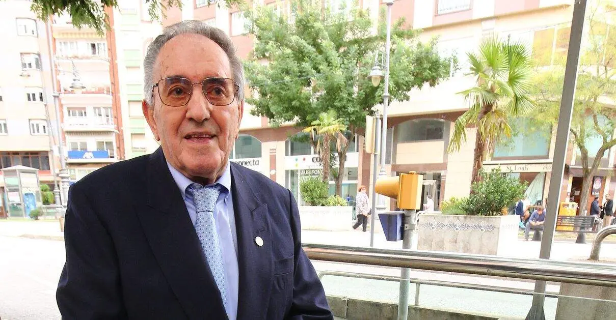 Inauguraci&oacute;n de la placa en homenaje al presidente del Banco de Alimentos del Sil, Dami&aacute;n Tasc&oacute;n
