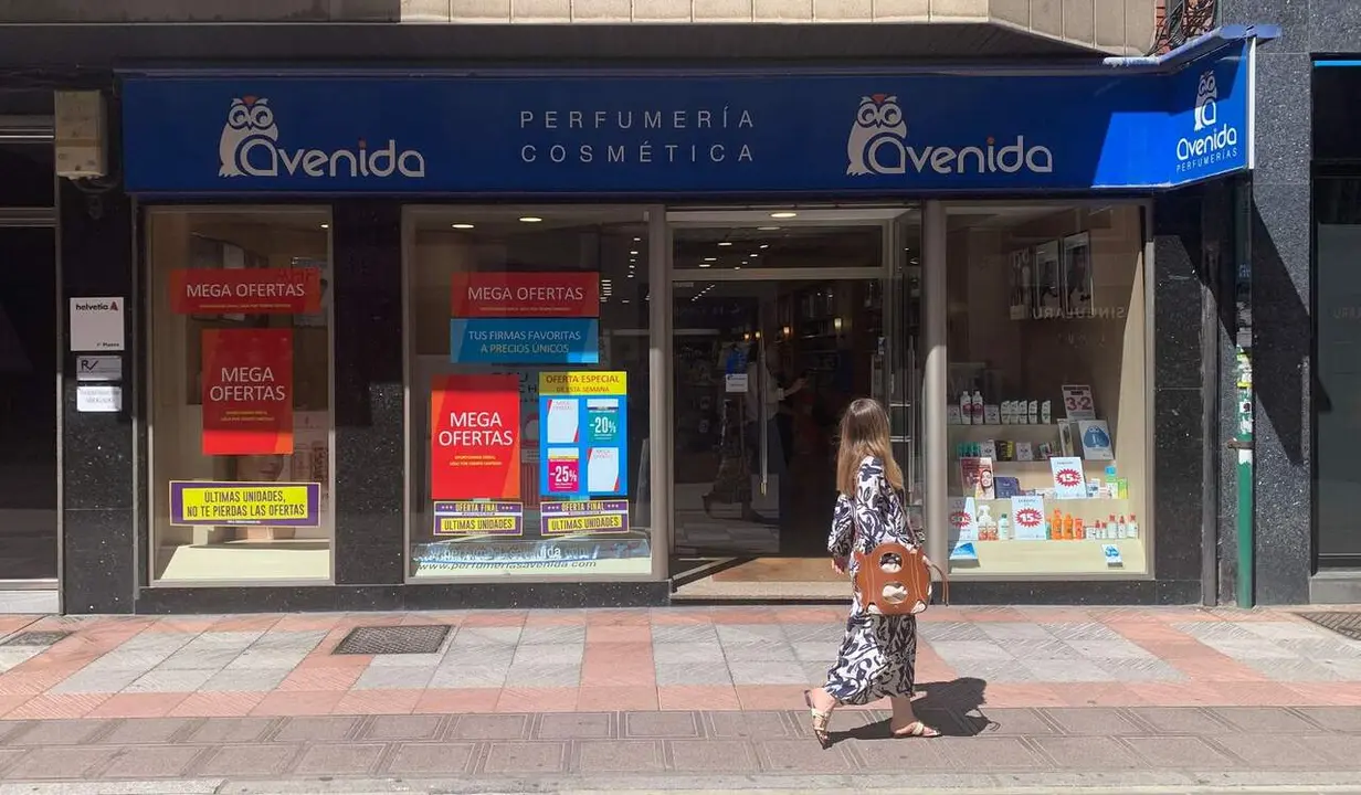 Local de Perfumer&iacute;as Avenida en la calle Alc&aacute;zar de Toledo de Le&oacute;n capital.