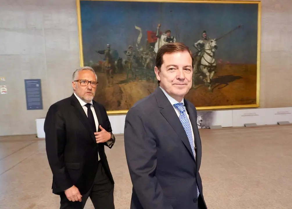 Ma&ntilde;ueco, junto a Carlos Poll&aacute;n, en la antesala de su rueda de prensa.