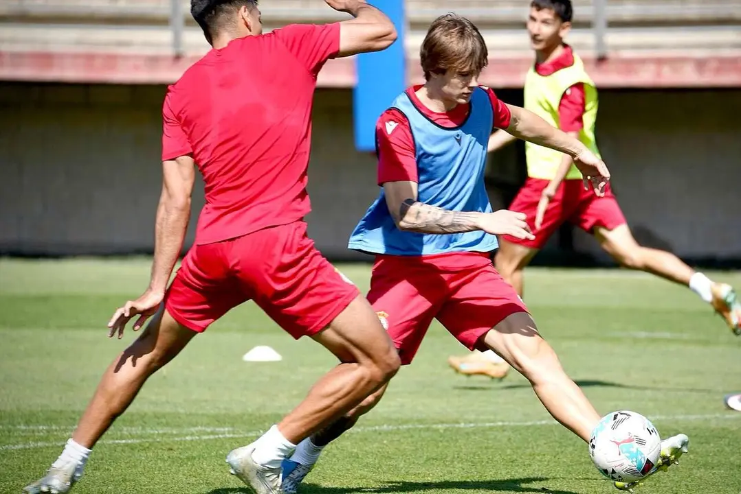 Yayo, junto a Thiago Ojeda, durante una sesi&oacute;n de entrenamiento.