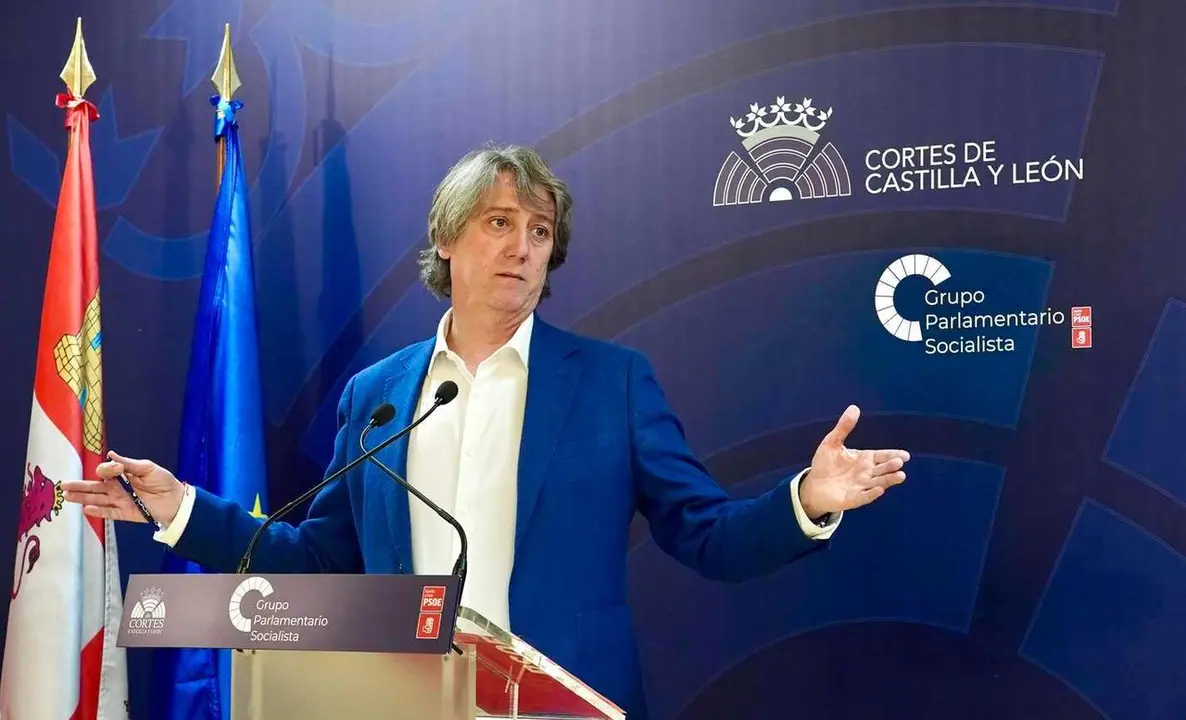 Comparecencia del secretario general y portavoz del PSOECyL Carlos Mart&iacute;nez tras el acuerdo entre PP y VOX.