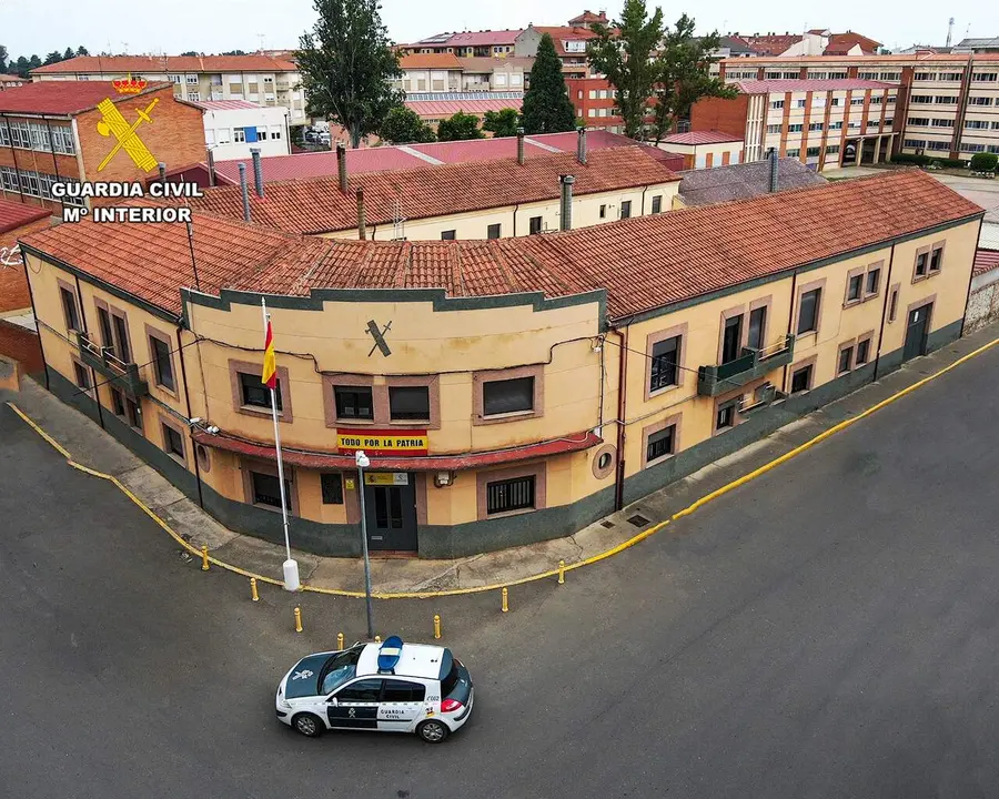 Cuartel de la Guardia Civil de La Ba&ntilde;eza.