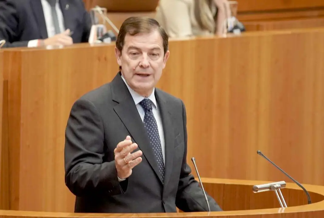 El candidato a la Presidencia de la Junta de Castilla y Le&oacute;n, Alfonso Fern&aacute;ndez Ma&ntilde;ueco, expone su programa de gobierno en las Cortes