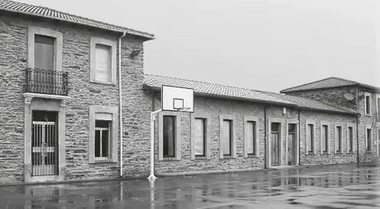 Portada de 'Las escuelas rurales de La Vega (&Oacute;rbigo-Tuerto) y La Valduerna' 1