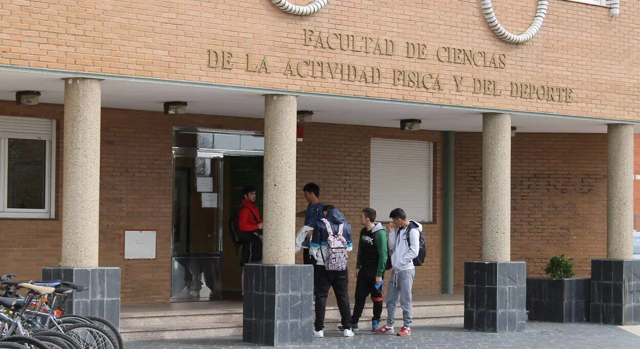 Facultad de Ciencias de la Actividad F&iacute;sica y el Deporte de la ULE 1