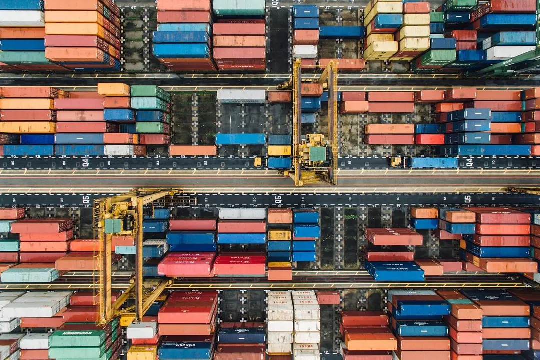 Contenedores listos para su exportaci&oacute;n.