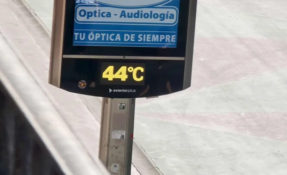 Imagen de un term&oacute;metro a 44 grados, este mi&eacute;rcoles, en Le&oacute;n capital.