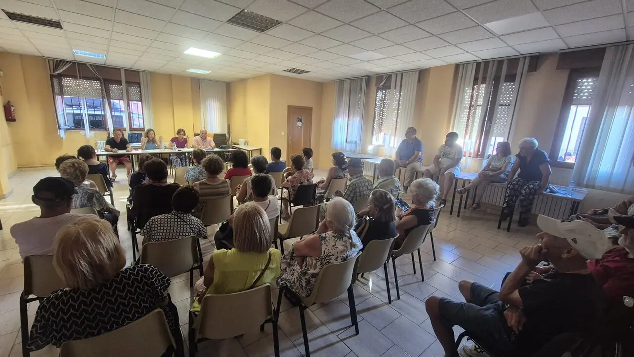 Reuni&oacute;n de la Junta Vecinal de San Andr&eacute;s del Rabanedo.