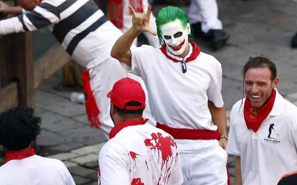 Miles de personas se han dado cita en el encierro de este jueves.