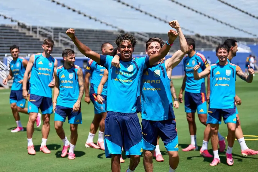 Los jugadores de la selecci&oacute;n, durante un entrenamiento.