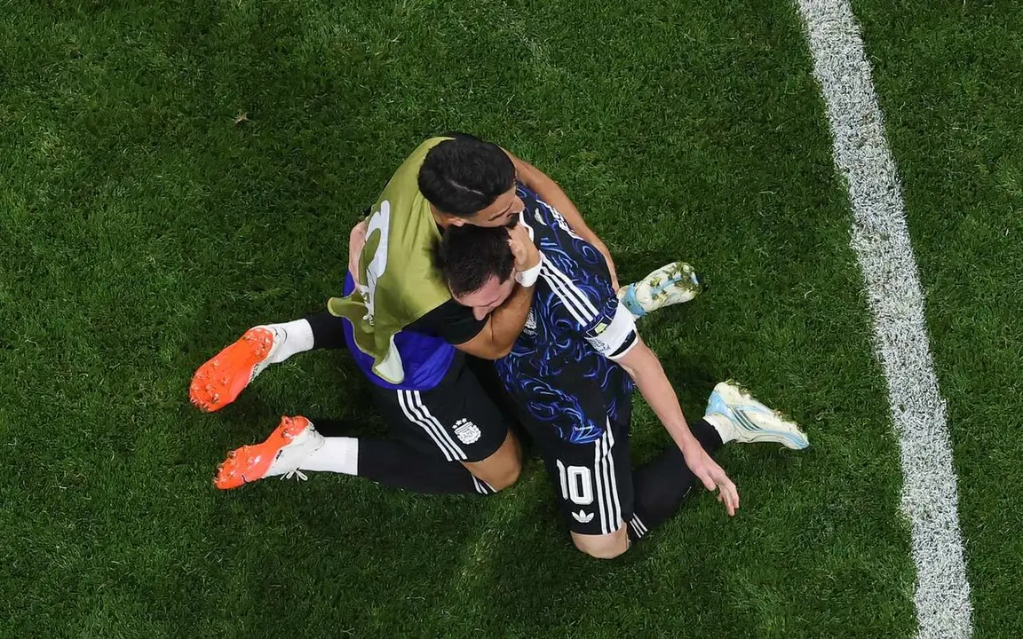 Messi llora de emoci&oacute;n tras otra &eacute;pica remontada y el pase a la final.