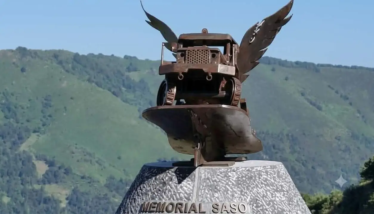 La gr&uacute;a del hist&oacute;rico 'Saso', uno de los emblemas del Puerto de Pajares.