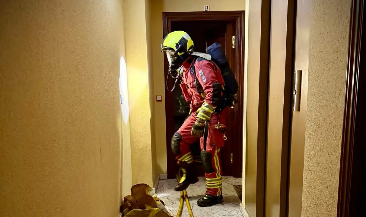 Imagen de archivo de una intervenci&oacute;n de los Bomberos de Le&oacute;n en el incendio de una vivienda. Foto: Bomberos Le&oacute;n.