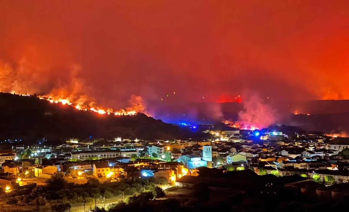 La virulencia del incendio ha superado todas las previsiones.