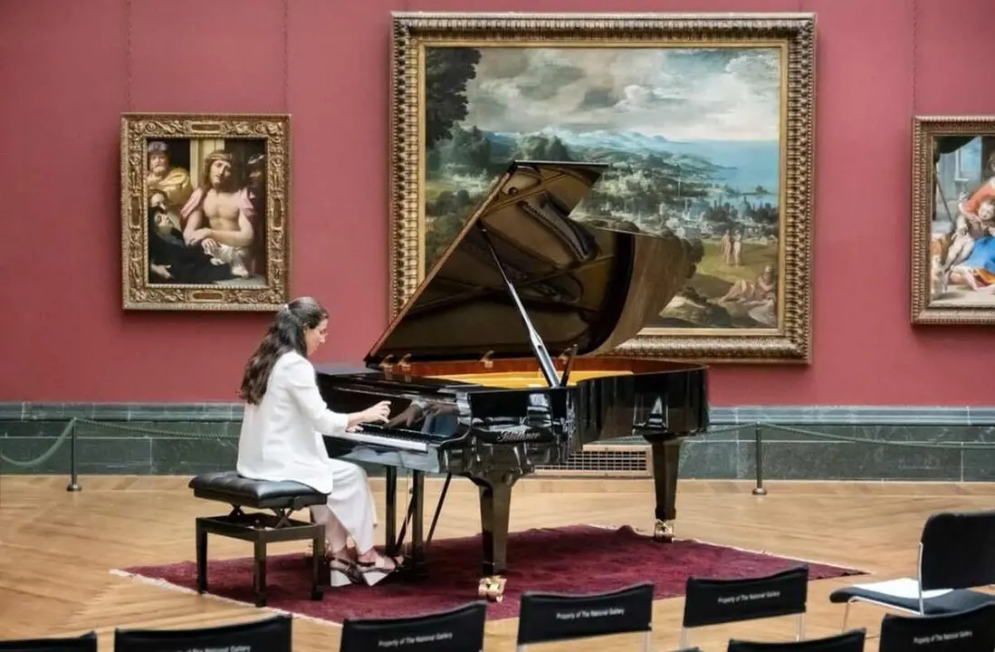 Marta Espinos, durante una actuaci&oacute;n en la Sorolla National Gallery.