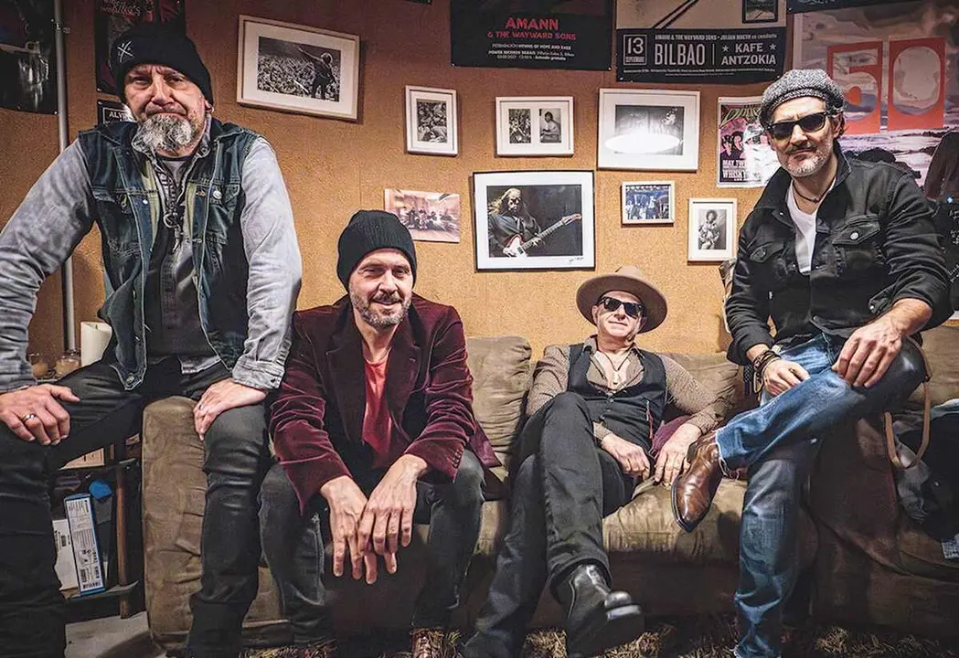 La localidad leonesa de Pedr&uacute;n de Tor&iacute;o recibe este viernes una de las citas m&aacute;s esperadas para los aficionados al rock. Amann & The Wayward Sons aterrizan en La Xana del Tor&iacute;o con la intenci&oacute;n de trasladar al escenario la energ&iacute;a de una banda que lleva una d&eacute;cada construyendo.