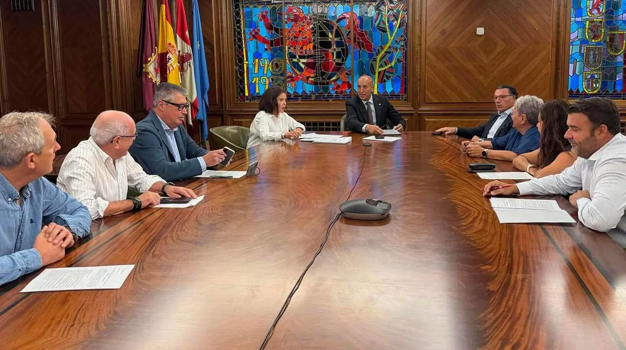 Imagen de la junta de gobierno local de este viernes celebrada en el Ayuntamiento de Le&oacute;n.