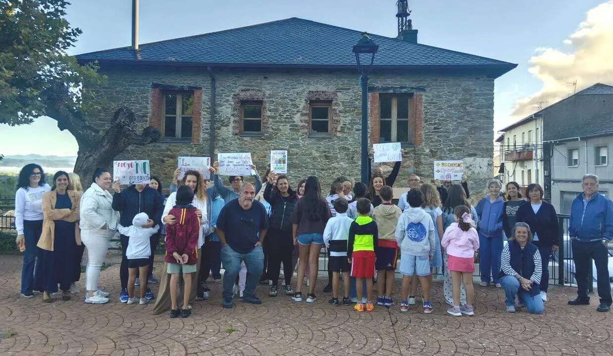 Los alumnos de Priaranza del Bierzo y Carucedo (Le&oacute;n) no entrar&aacute;n a las aulas hasta que Educaci&oacute;n &ldquo;garantice una educaci&oacute;n adecuada&rdquo;