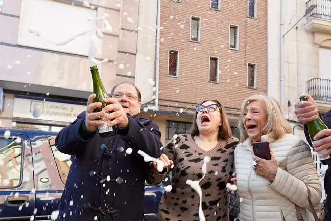 El “Gordo” de la Lotería de Navidad reparte 468 millones de euros en La Bañeza (León)