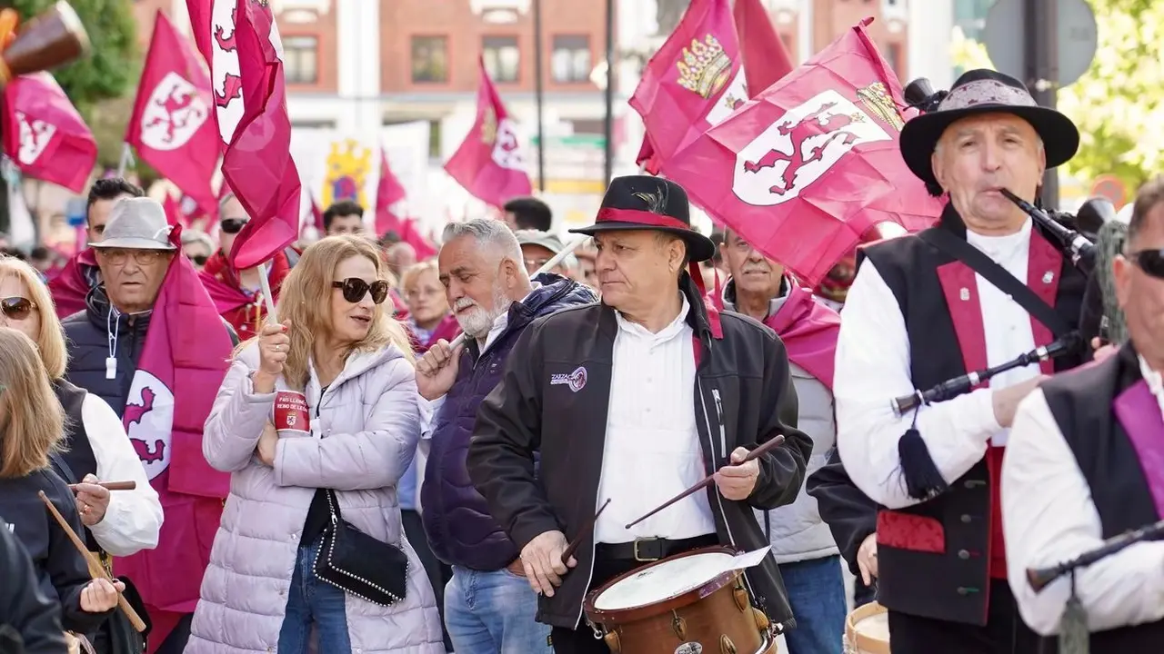 El movimiento leonesista vuelve a marcar en rojo el calendario con la nueva fecha del IV Caminu la Llibertá, que finalmente se celebrará el próximo sábado 18 de mayo.