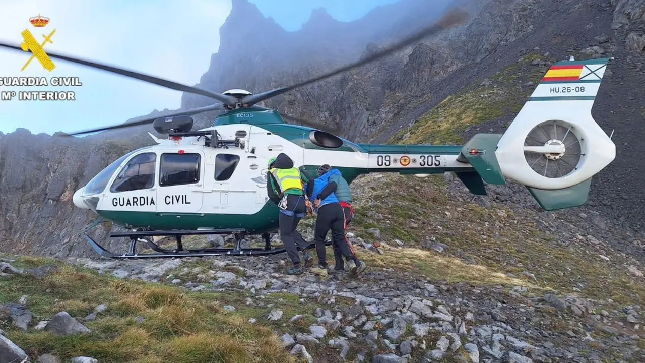 Helicóptero de rescate de la Guardia Civil.