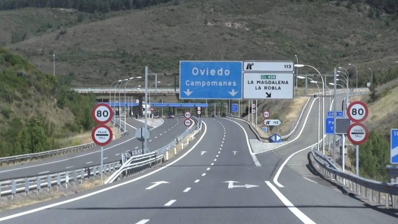 Peaje en la autovía León-Campomanes., considerado ilegal y que ha desatado una batalla en Europa.