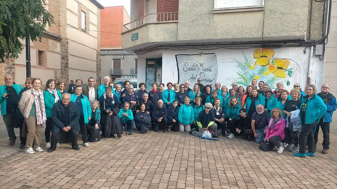 Como cada primer domingo de noviembre, desde hace ya varios años, se han reunido más de un centenar de personas para realizar esta actividad de senderismo.
