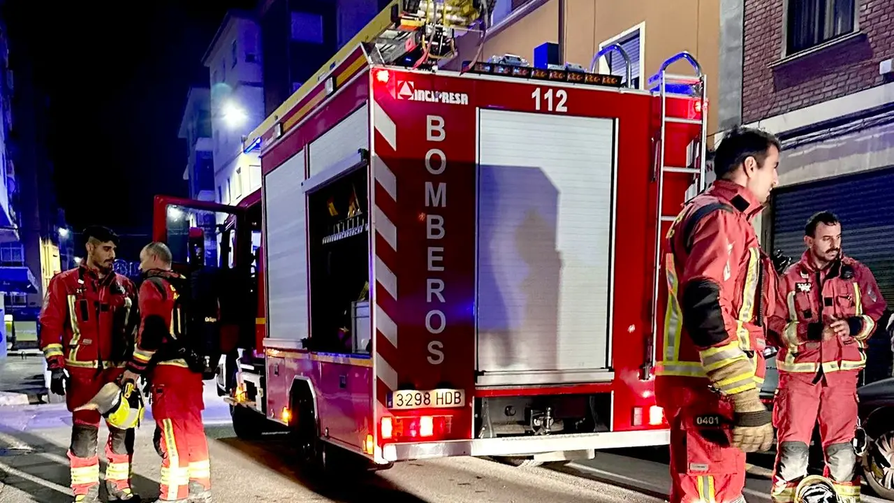 Bomberos León, durante una intervención en una imagen de archivo. Foto: Bomberos León