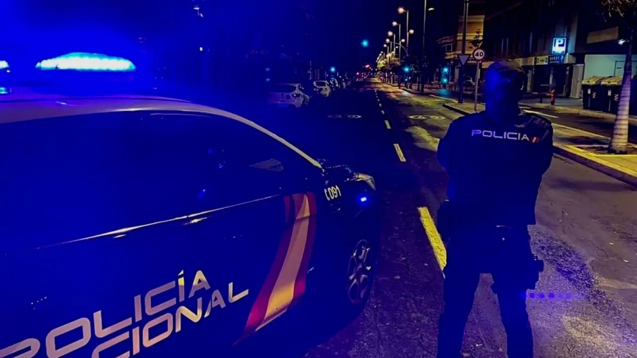 Efectivos de la Policía Nacional durante un control.