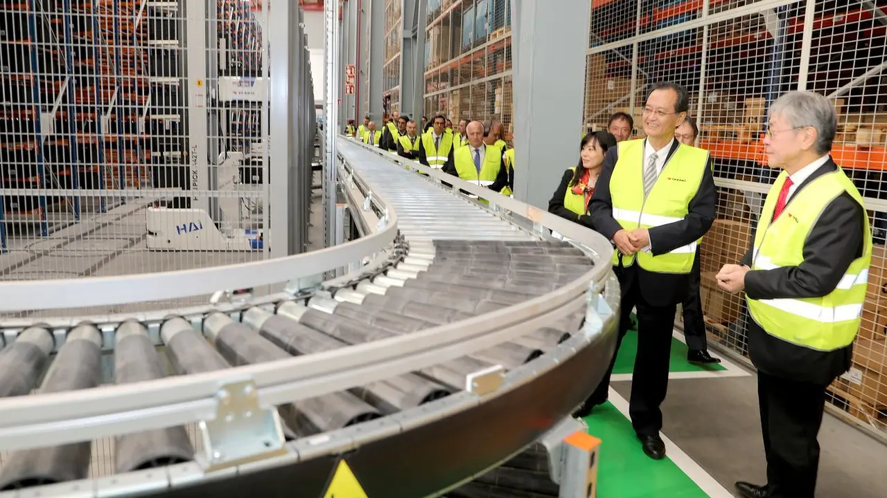 La empresa japonesa Yazaki desembarca en Palencia con una inversión superior a los diez millones.