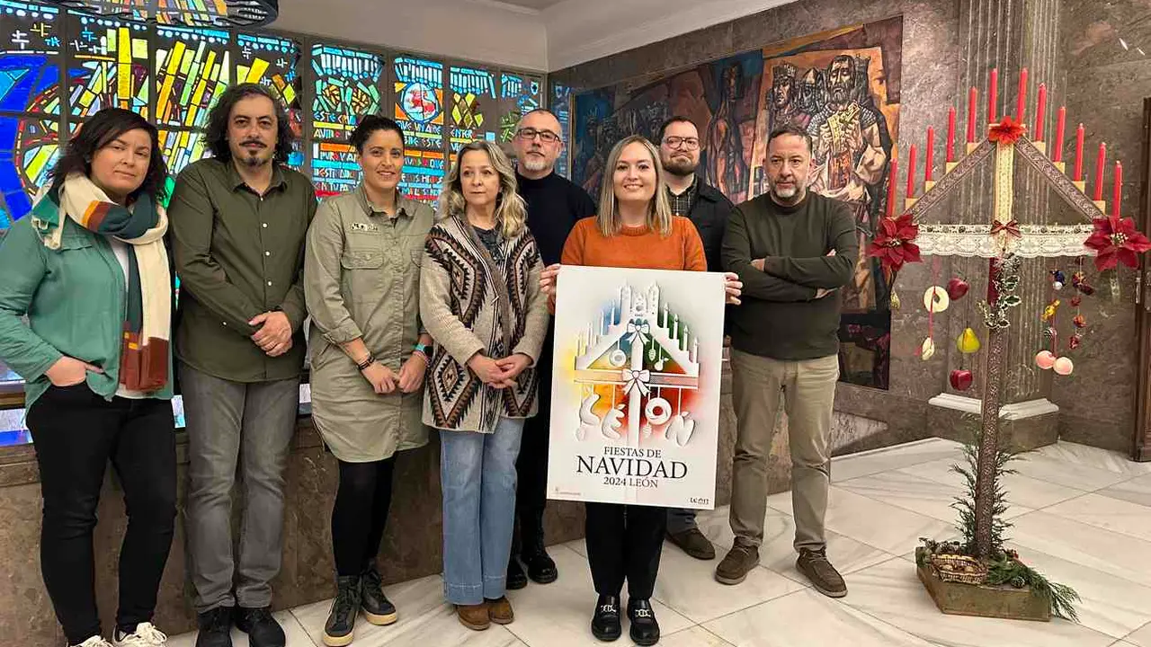 Imagen del jurado y cartel ganador del cartel de Navidad en León.