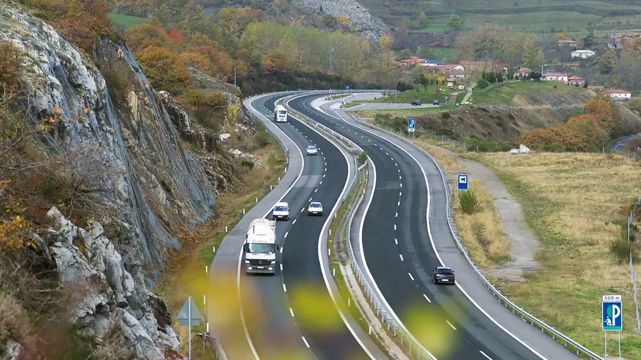 Imagen de la autopista del Huerna AP-66, clave en la unión entre León y Asturias.