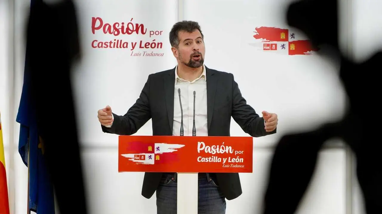 El secretario general del PSCyL, Luis Tudanca, informa en rueda de prensa de que no presentará su candidatura a la reelección.