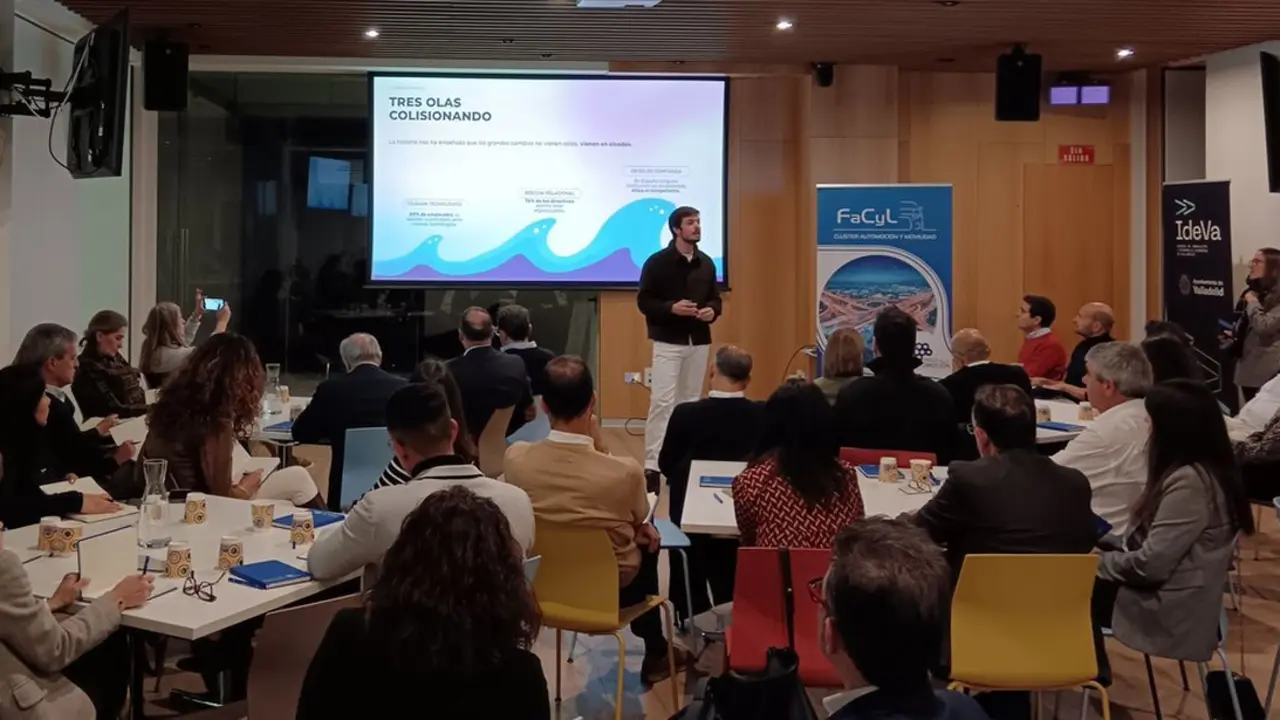 La primera sesión de 2025 Think Tank ‘Retos de futuro de la Automoción de Castilla y León’ tuvo como protagonista a Pablo González Ruiz de la Torre, CEO de Trivu y referente en la promoción de talento e innovación entre jóvenes.