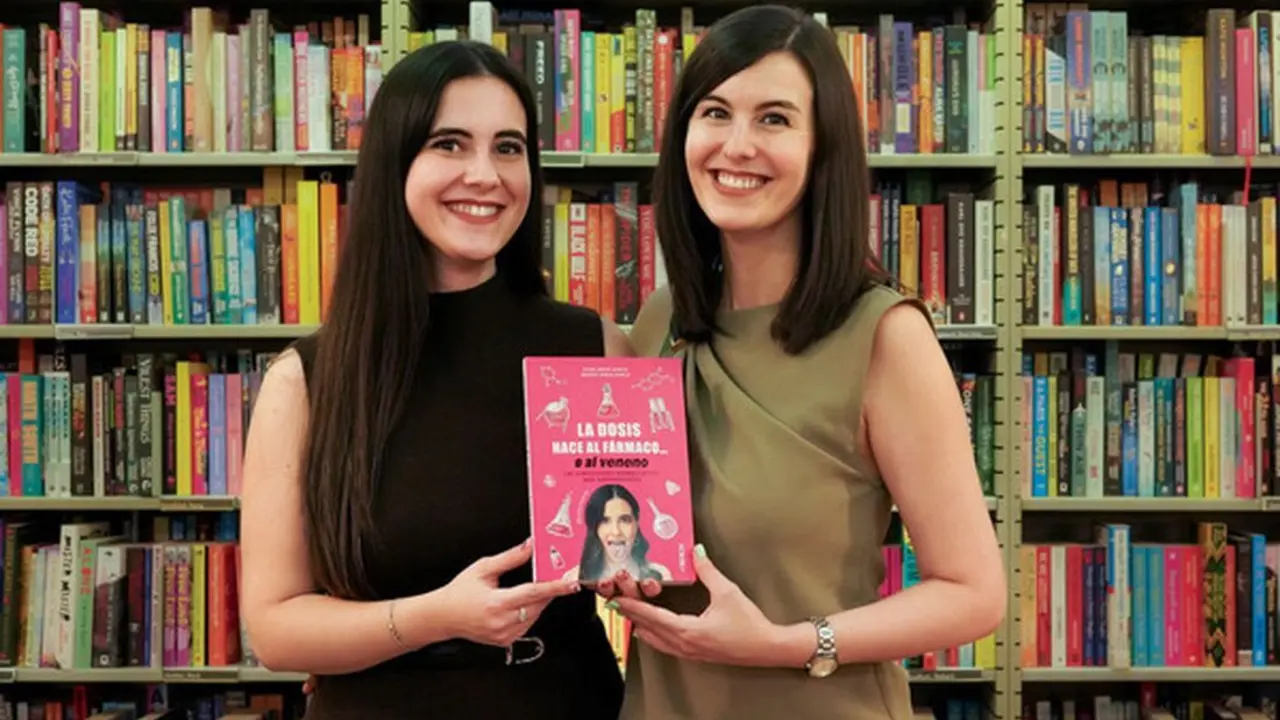 Las leonesas Elena y Beatriz Monje presentan en El Corte Inglés ‘La dosis hace al fármaco… o al veneno’.