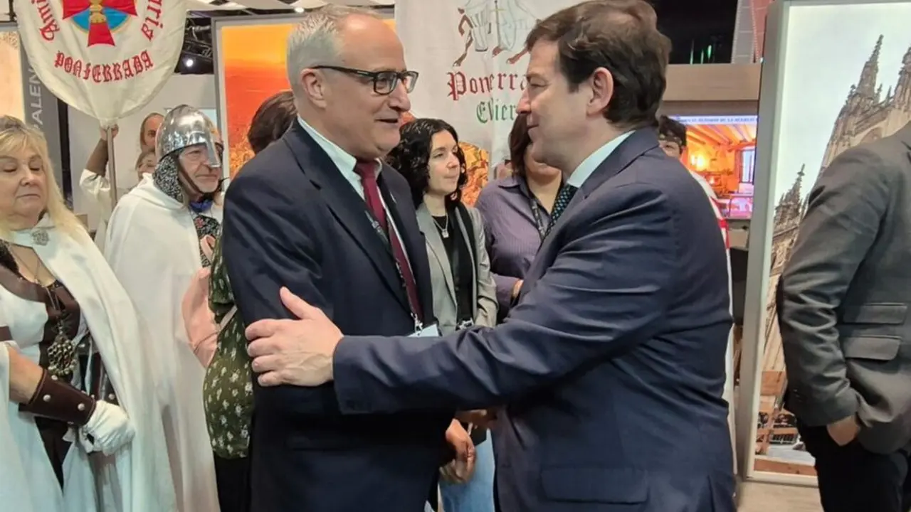 Olegario Ramón, presidente del Consejo Comarcal del Bierzo y el presidente de la Junta , Alfonso Fernández Mañueco.