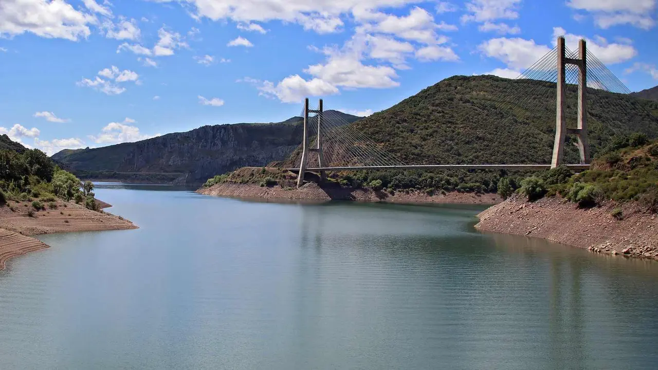 El embalse de los barrios de Luna, en una foto de archivo.