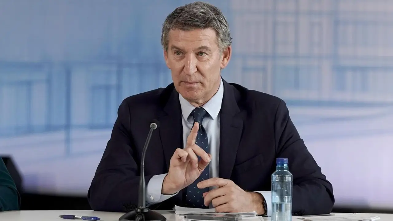 Núñez Feijóo durante una rueda de prensa.